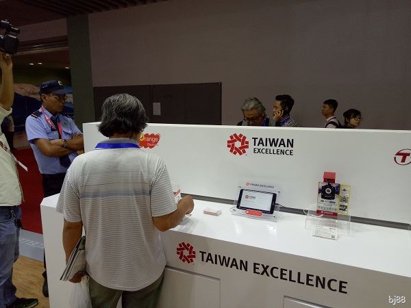 cung-tpms-orange-trai-nghiem-taiwan-excellence-2017