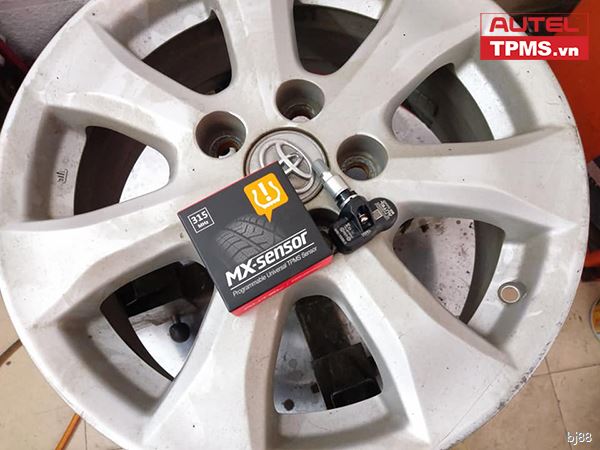 CAI-DAT-CAM-BIEN-AP-SUAT-LOP-TOYOTA-CAMRY-LE-2009-(15)