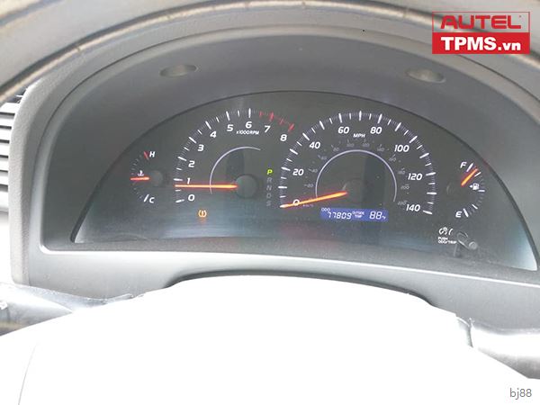 CAI-DAT-CAM-BIEN-AP-SUAT-LOP-TOYOTA-CAMRY-LE-2009-(4)