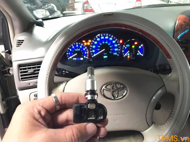 cam-bien-ap-suat-lop-toyota-sienna-2007-3