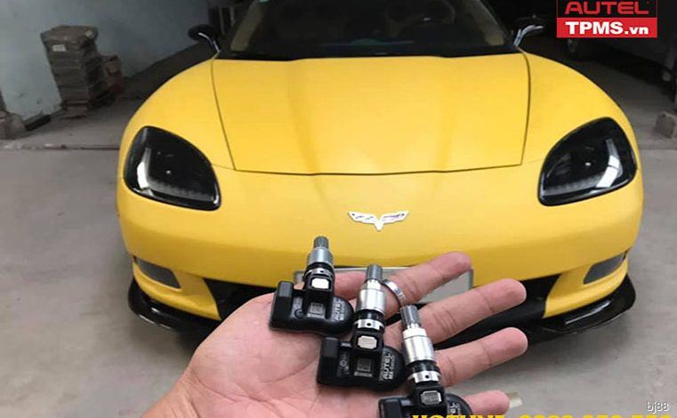 Lắp đặt cảm biến áp suất lốp Chevrolet Corvette 2009